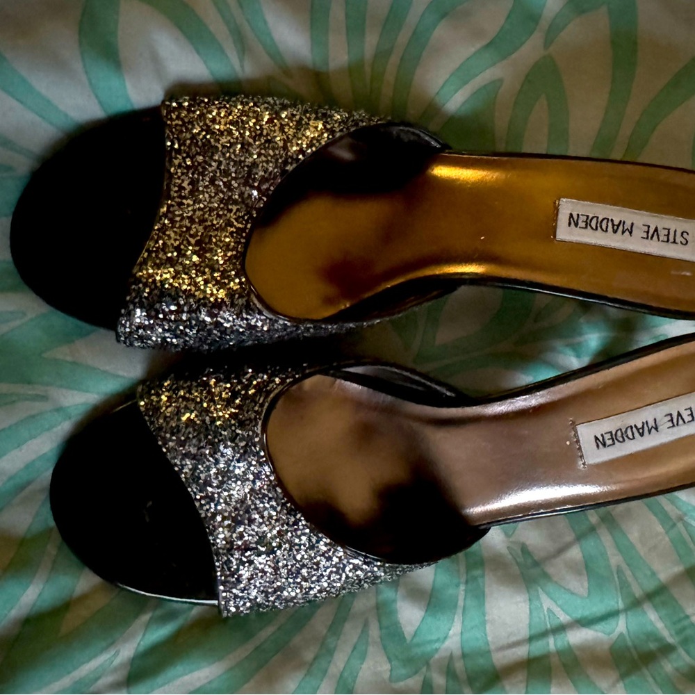 Steve Madden Sparkly shoes!